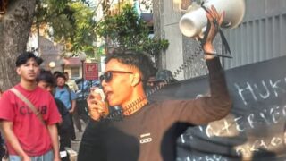 HIPADI Gelar Demo, ‘Rakyat Dibuat Gelap, Pejabat Makin Berkilap’